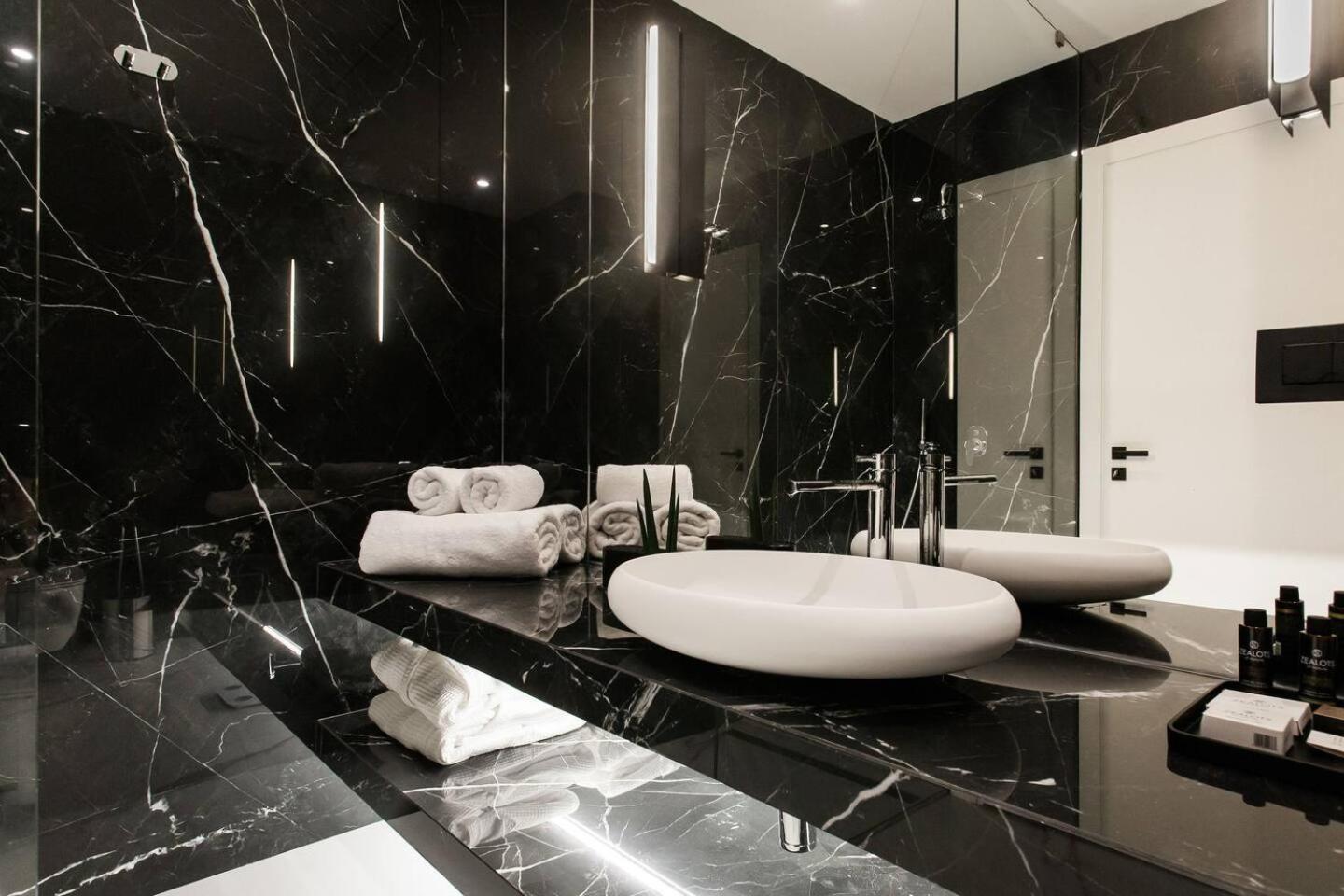 2 Sidebyside Suites In Athens Riviera By The Olon Kültér fotó